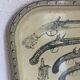 Plateau en métal guns design style Piero Fornasetti vintage 1960 - 33 x 33