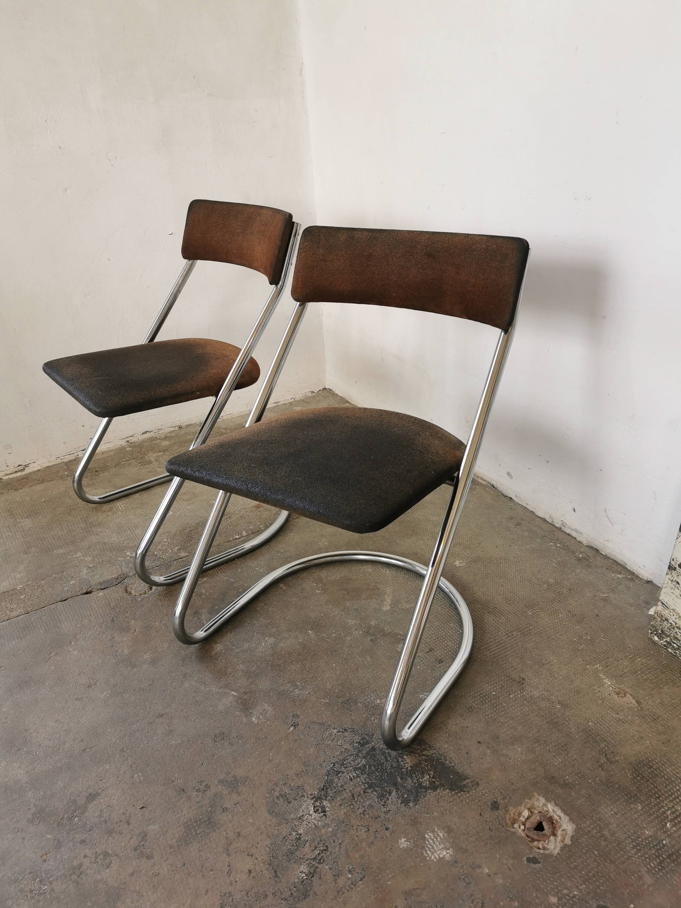 Pair of 1970 cantilever chairs, chrome