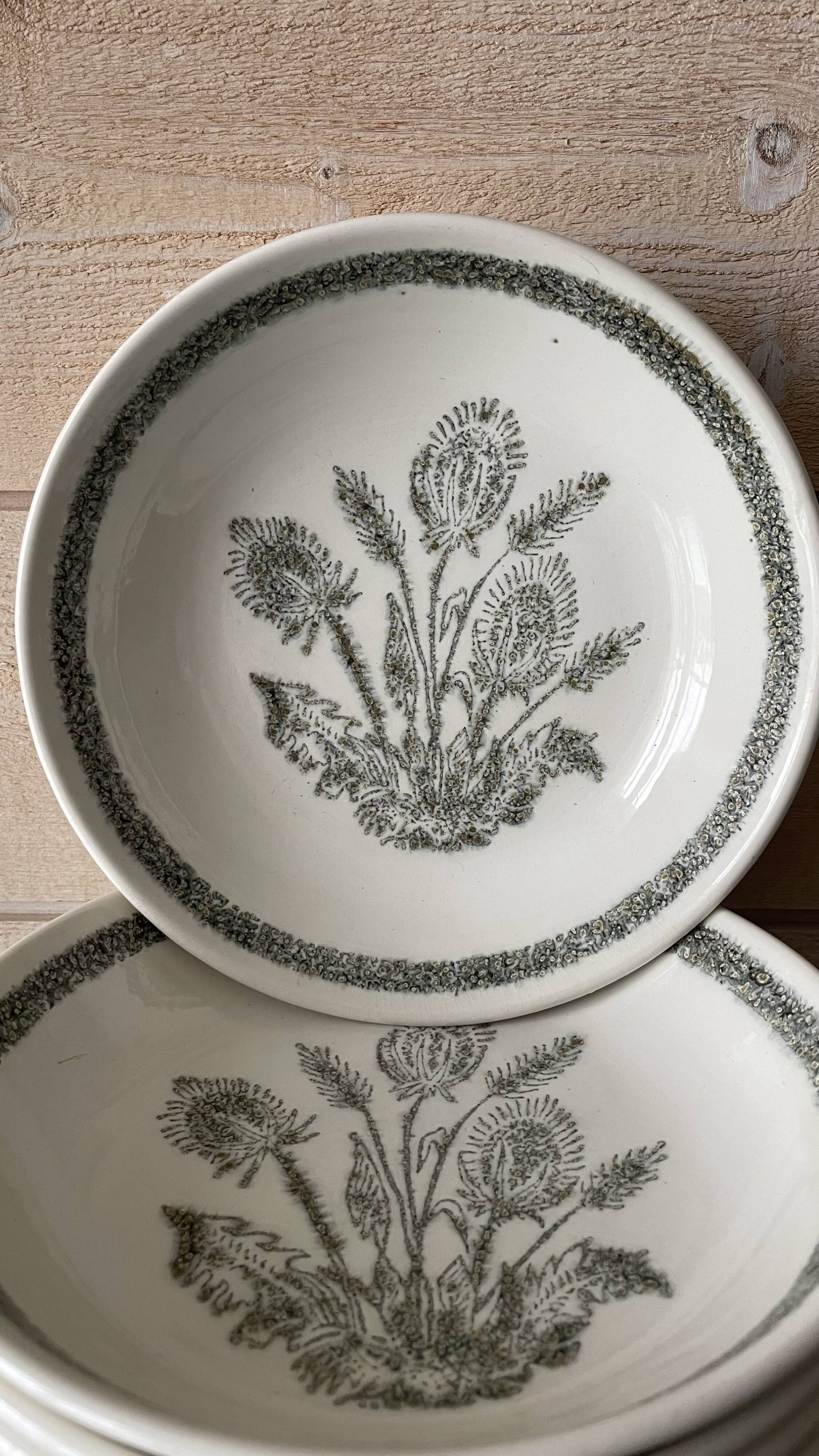 Set of 6 soup plates with thistles