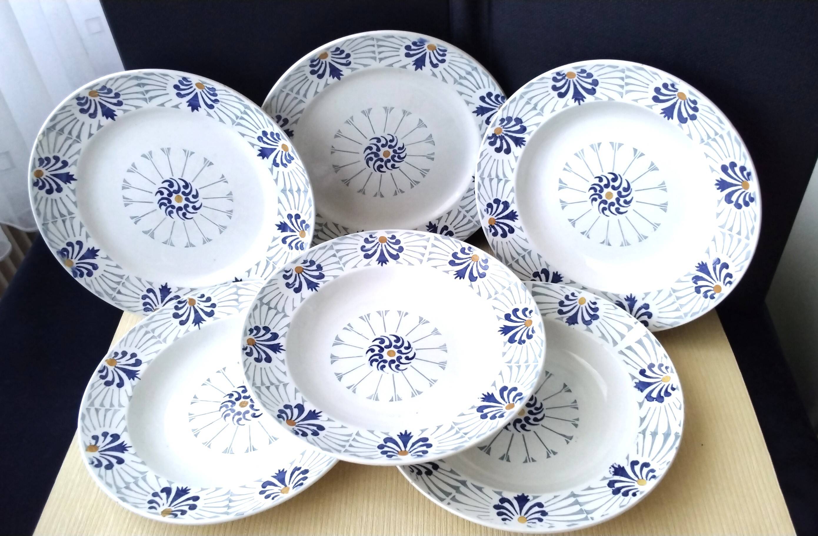 Lot de 6 assiettes  4 creuses et 2 plates de la Faïencerie d'Onnaing
