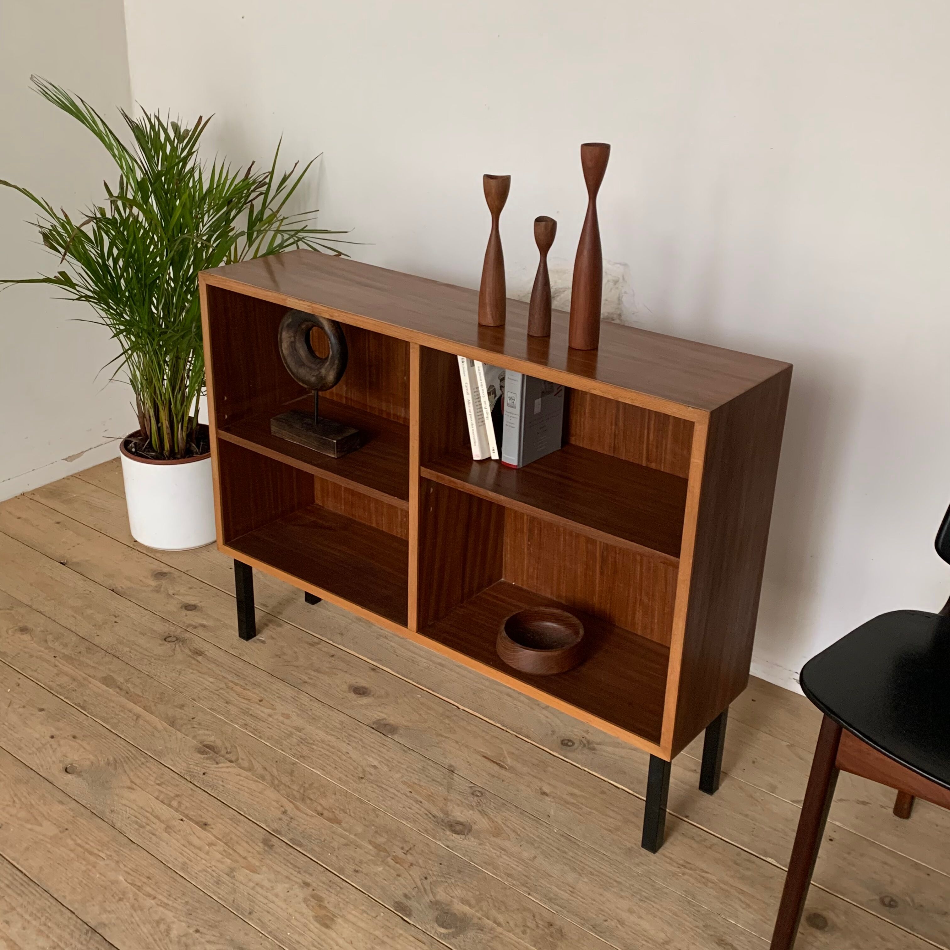 Vintage bass library