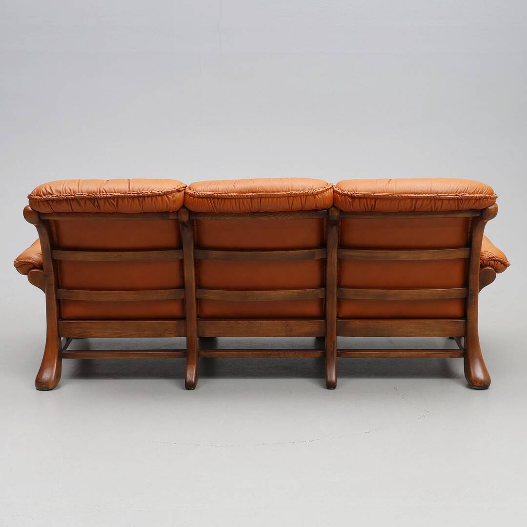 Leather Seating Set, 3 Pieces  For sale: a classic 3-piece leather seating