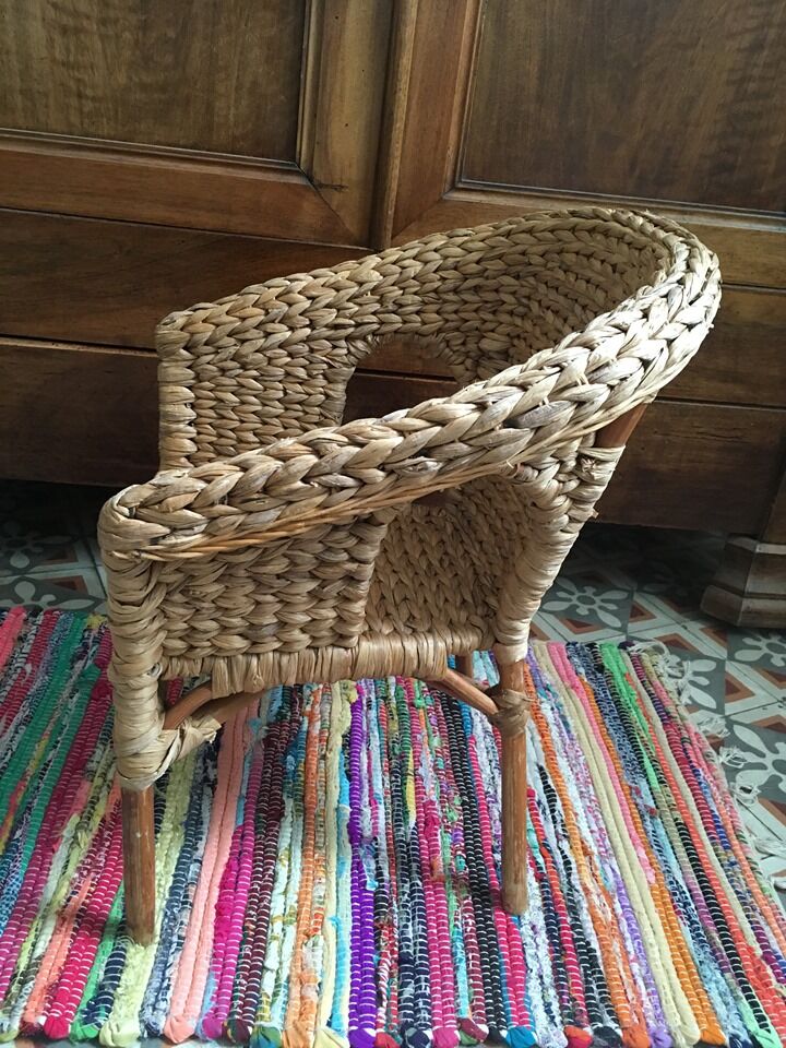 Children's armchair in braided sea rush