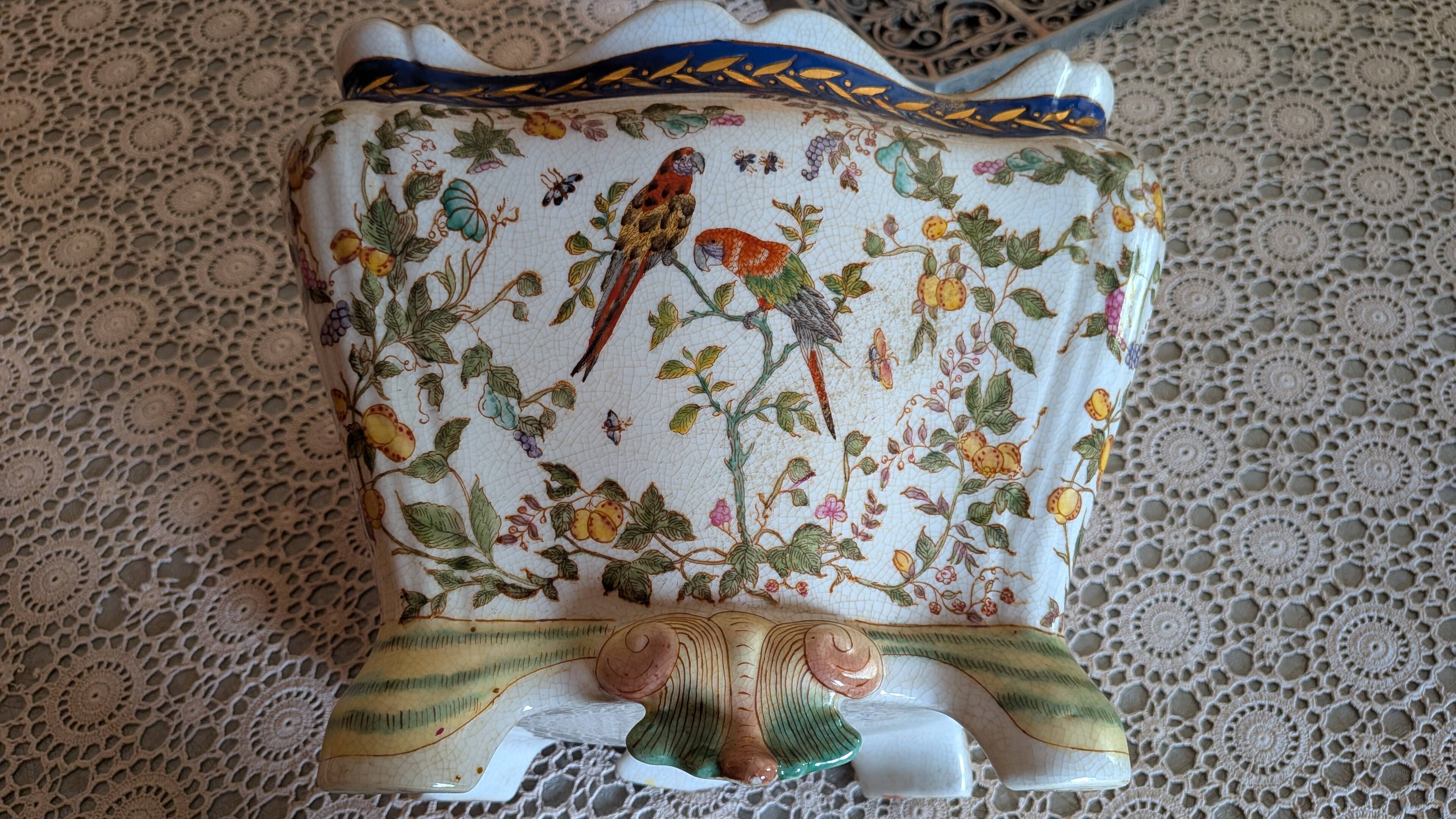 Antique jardinière in Lunéville earthenware – 1885 – Bird decoration