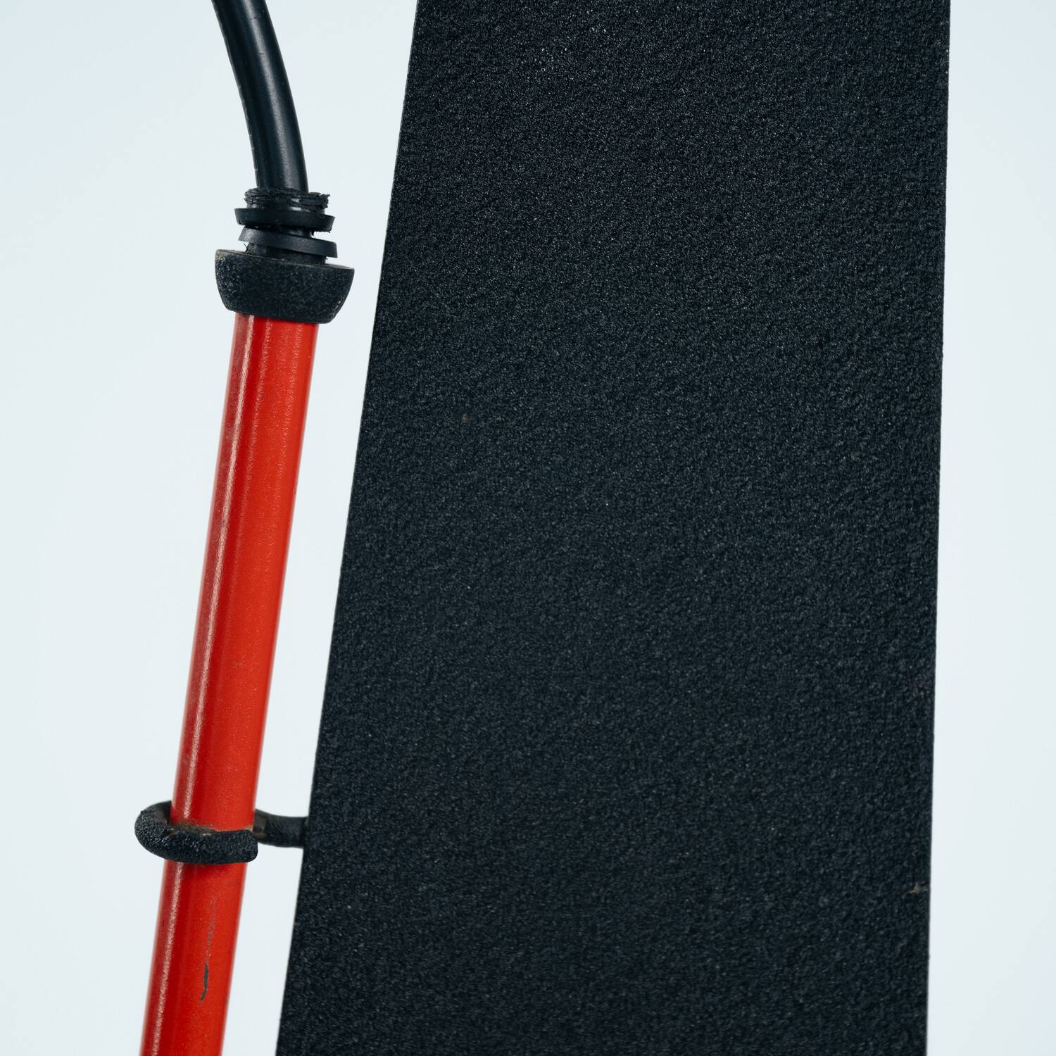 Postmodern memphis style sculptural red black white floor lamp