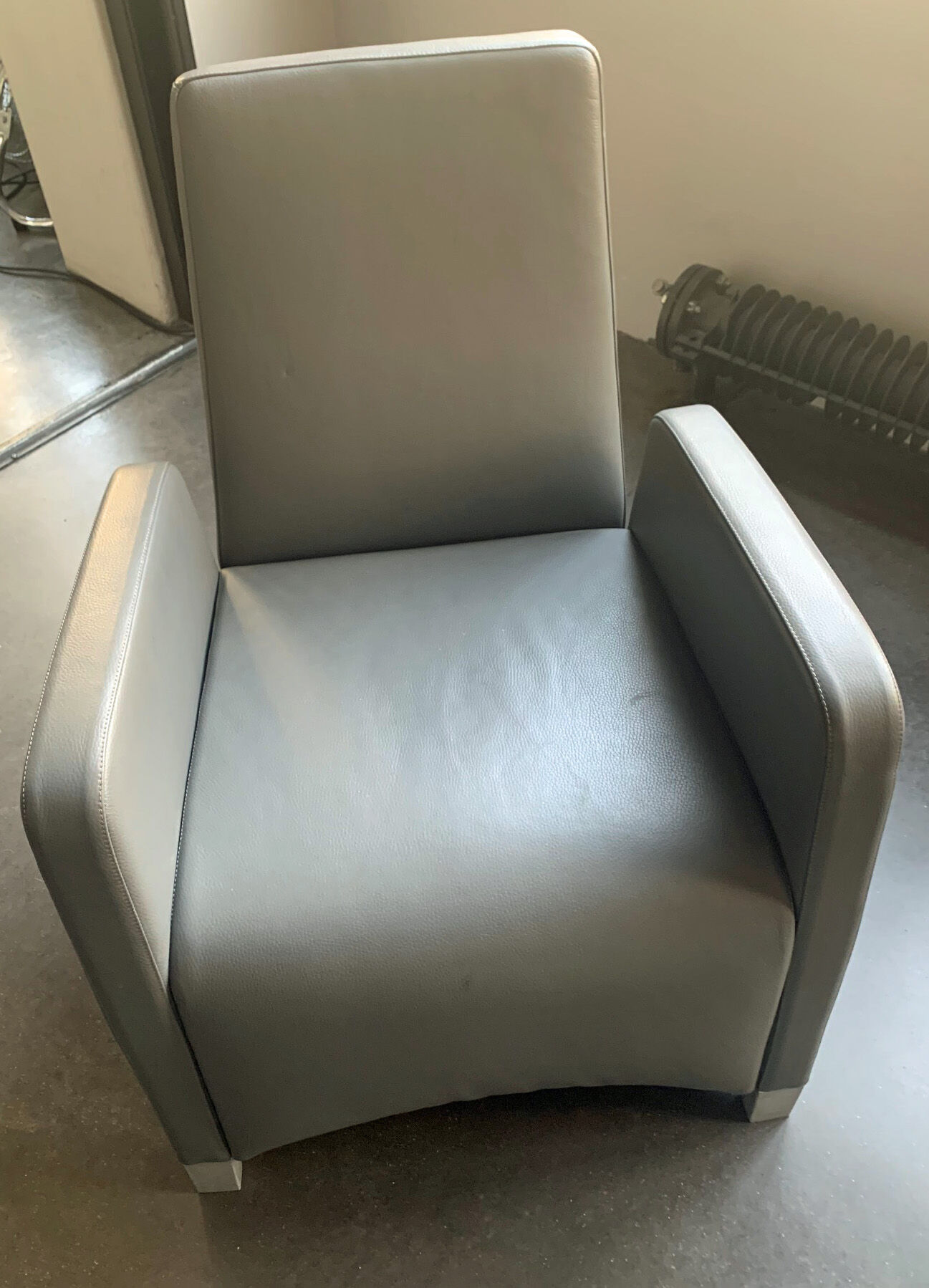 Minta chair - Hannes Wettstein