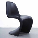 Verner Panton black chair – Vitra