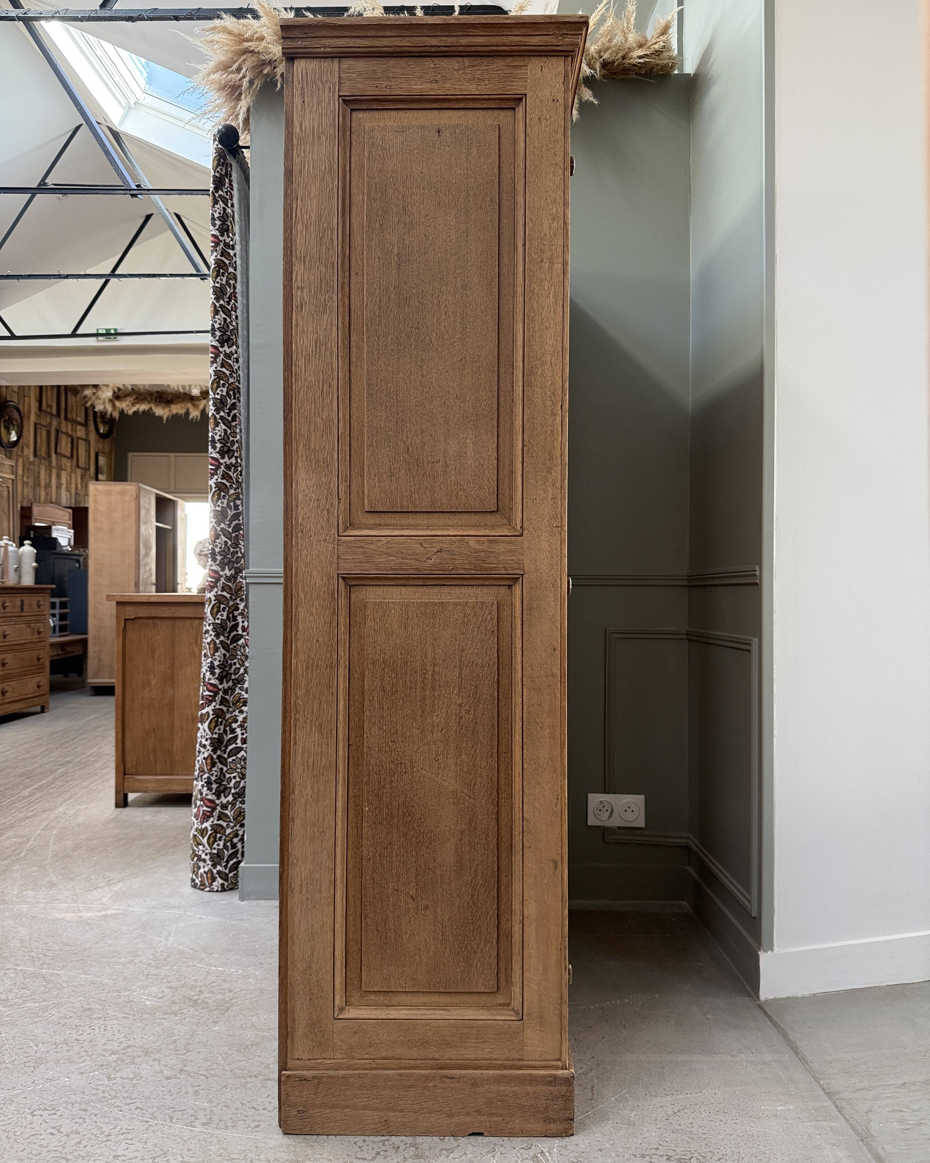 Parisian oak wardrobe (renovated)