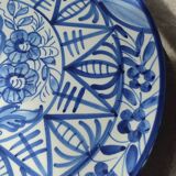 Large wall plate in majolica signed by Enrique Crespo, Artesania years.