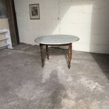 Drop-leaf table