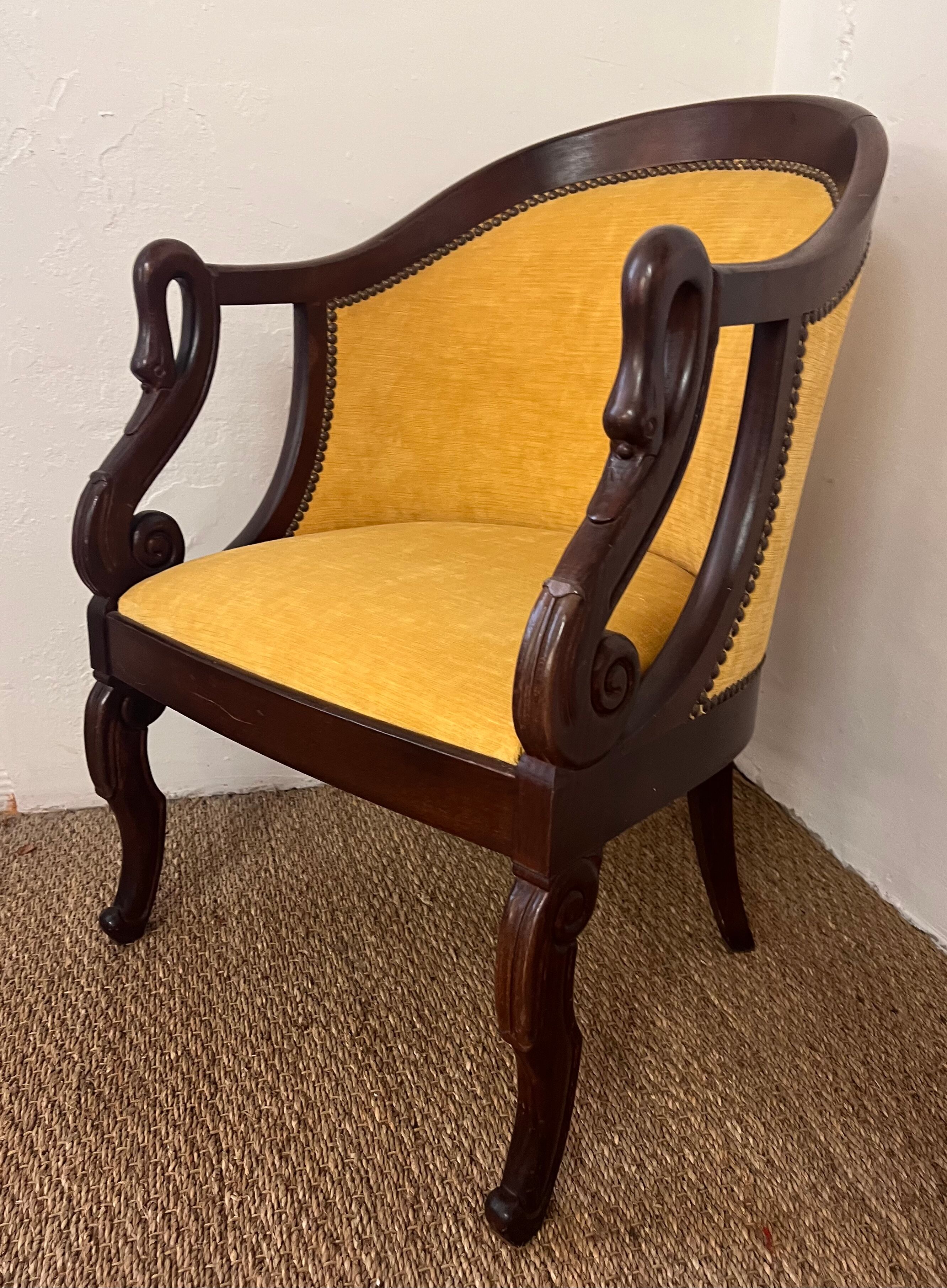 Gooseneck gondola chair