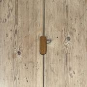 Petite table basse en bois massif