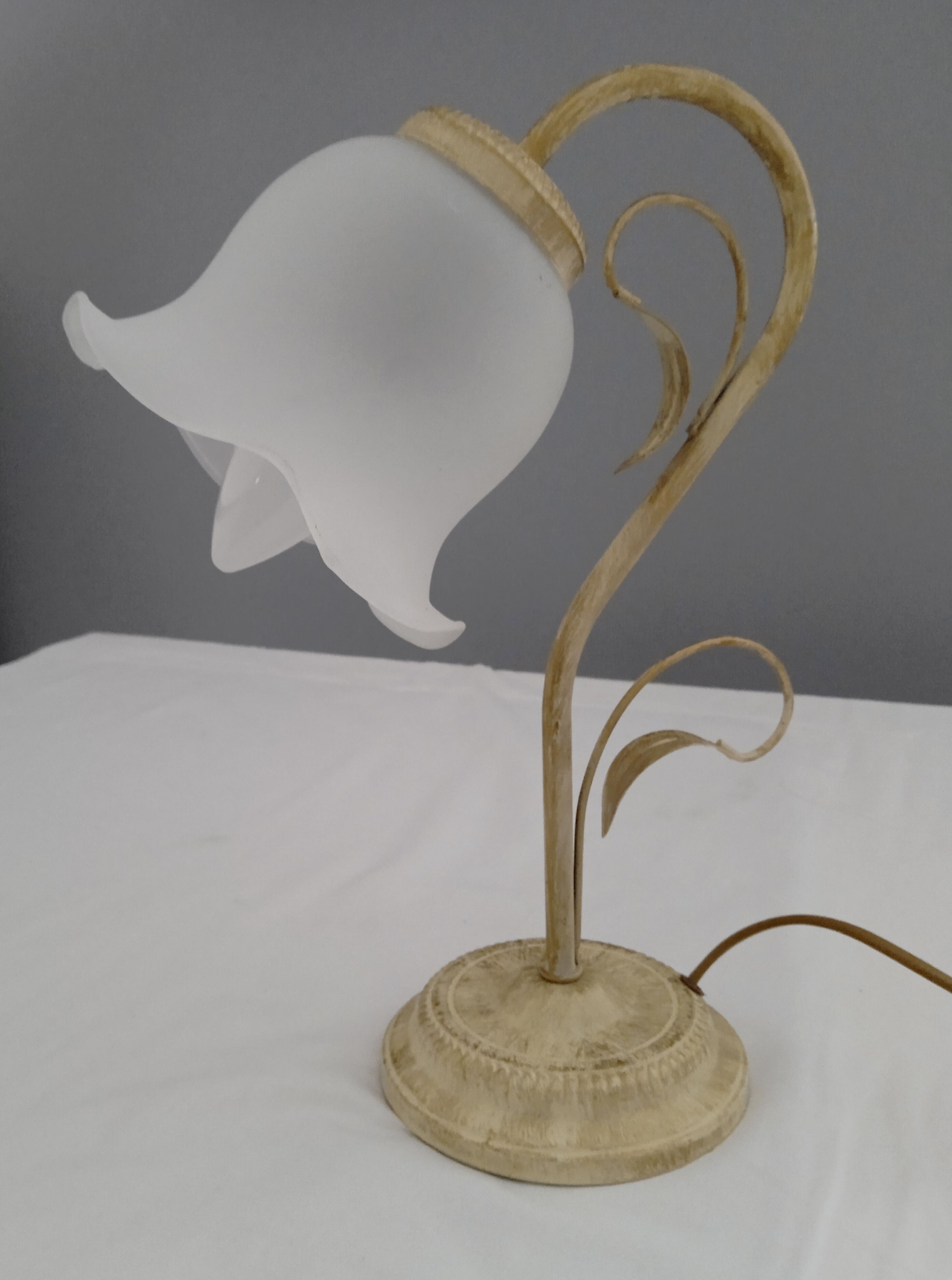 Table lamp