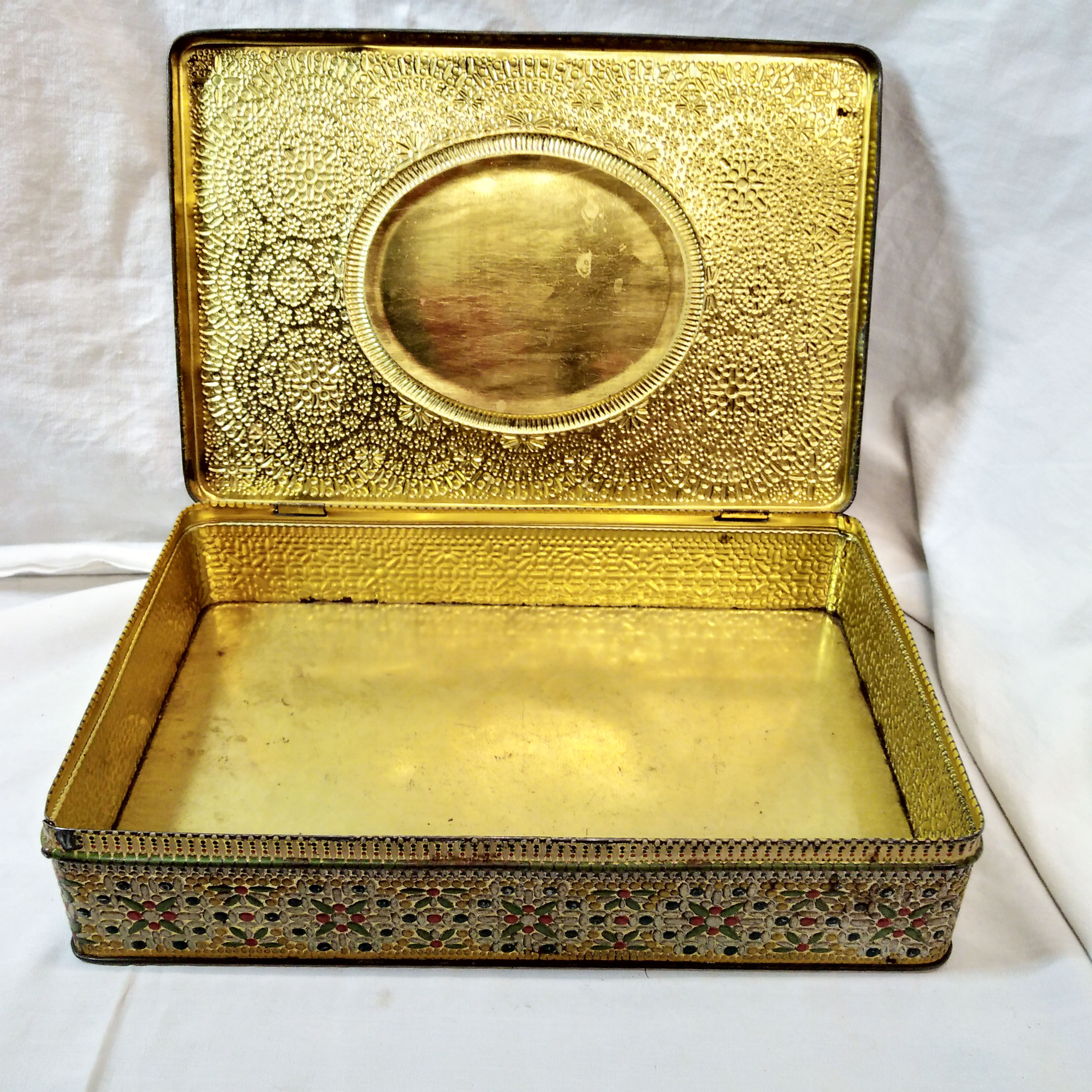 1950 painted metal box