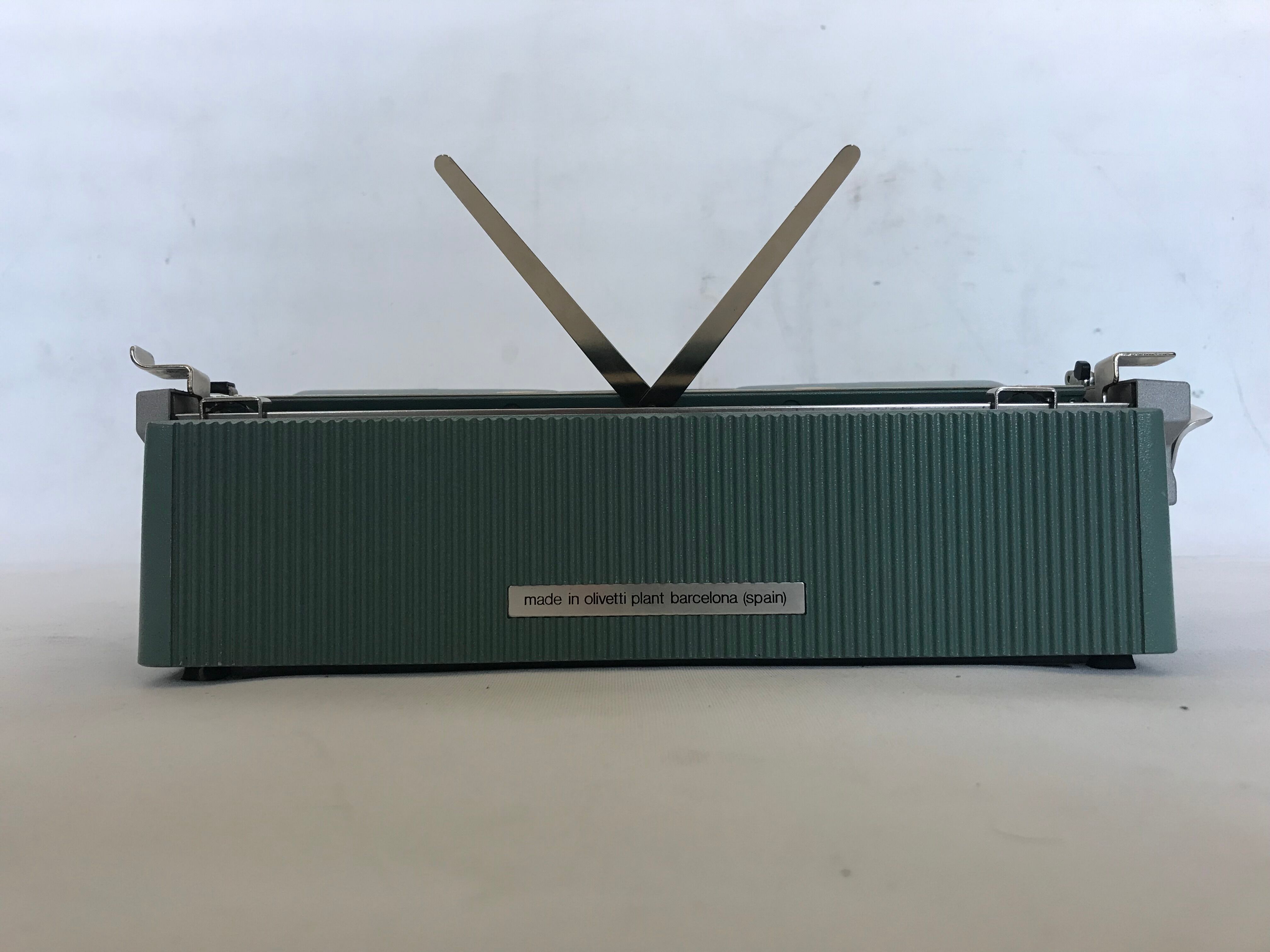 Typewriter, Olivetti Lettera 32