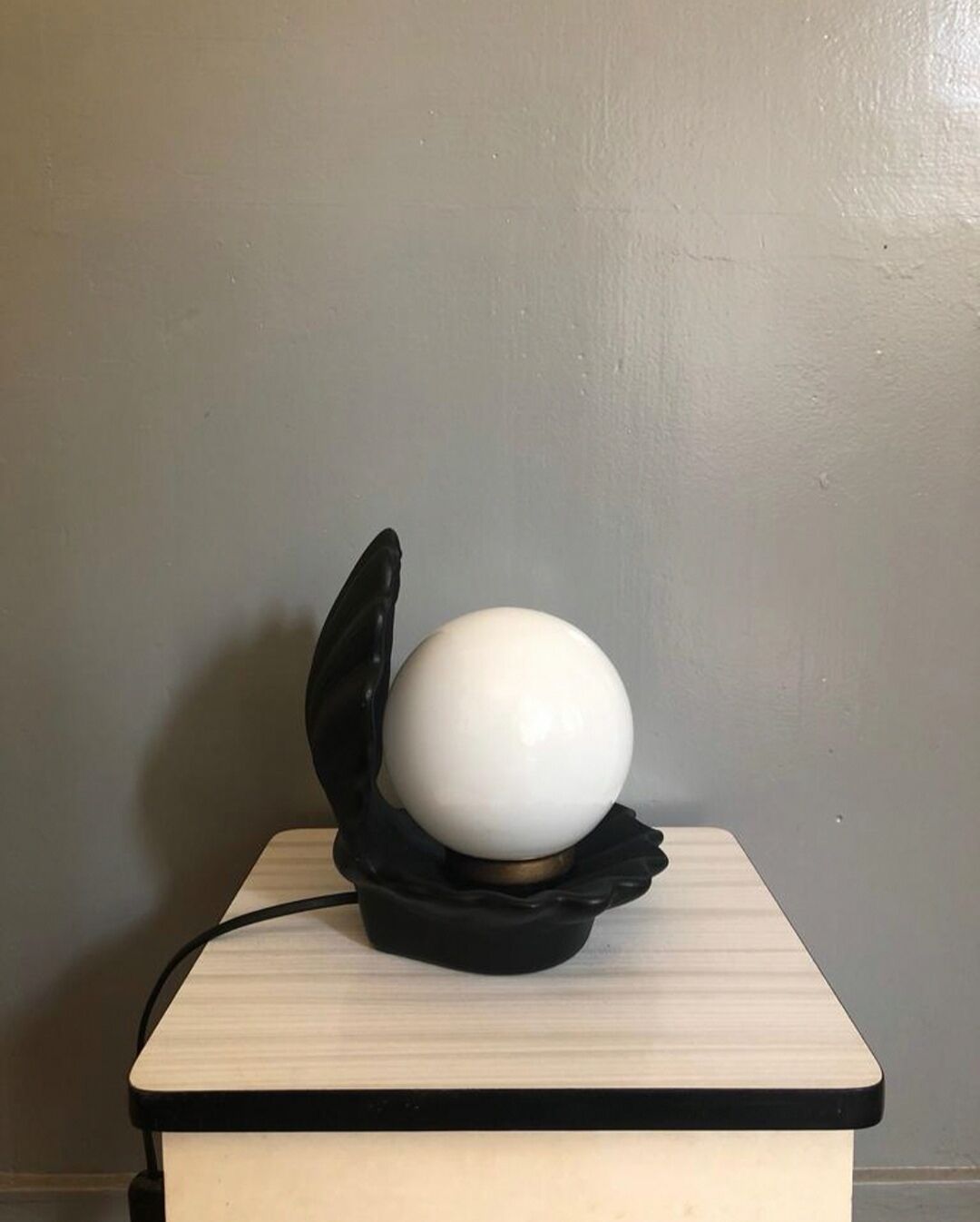 Ceramic shell lamp and vintage opaline