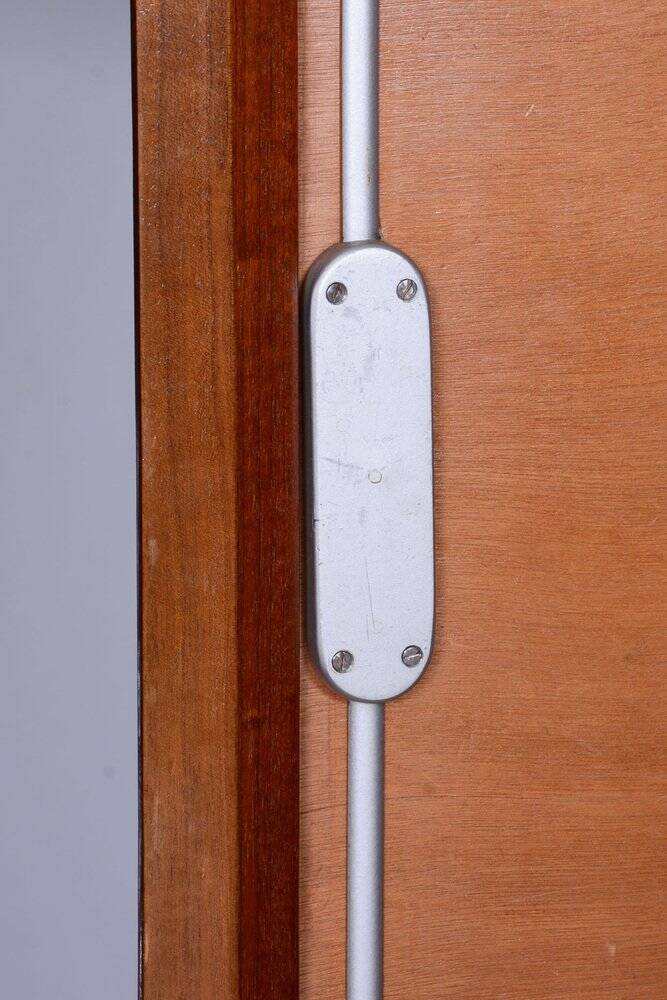 Bauhaus Czechia Sideboard in Walnut and Chrome-Plated Steel by Robert Slezak, 1930s