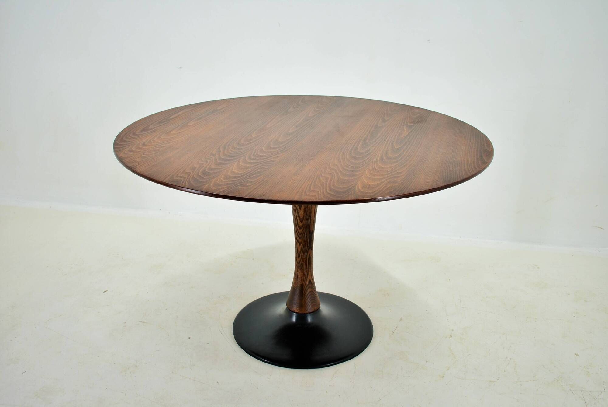 1969s Beech Round Dining Table, Czechoslovakia