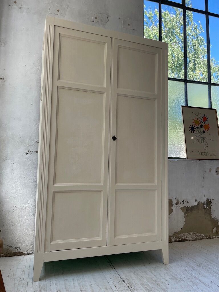 White and green cutter cabinet