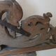 Fronton ancien en bois doré et sculpté du XIXe siècle