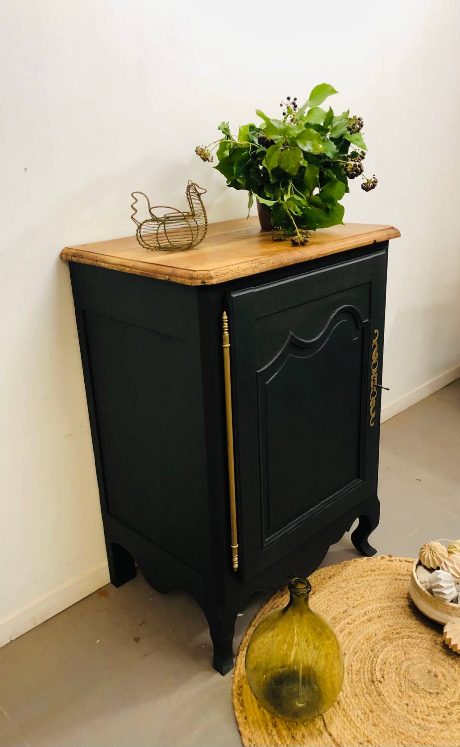 Confiturier en noyer massif