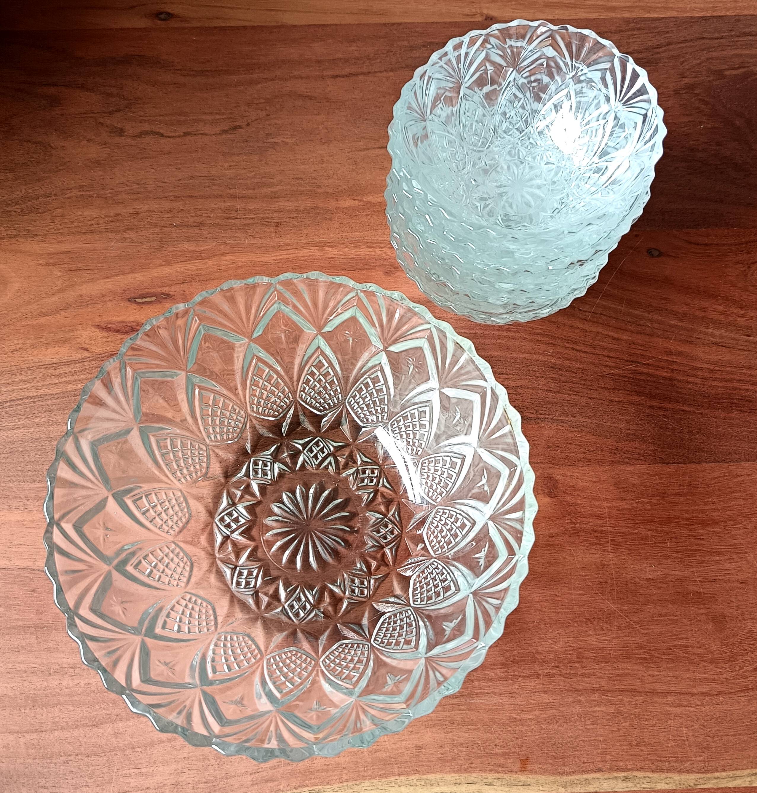Dessert set, bowls and salad bowl in vintage textured glass