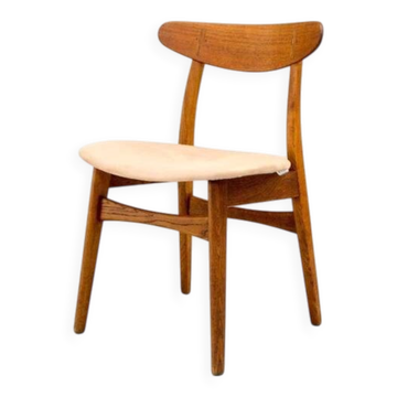 1 Vintage Hans J. Wegner CH30 Carl Hansen & Søn Oak Chairs