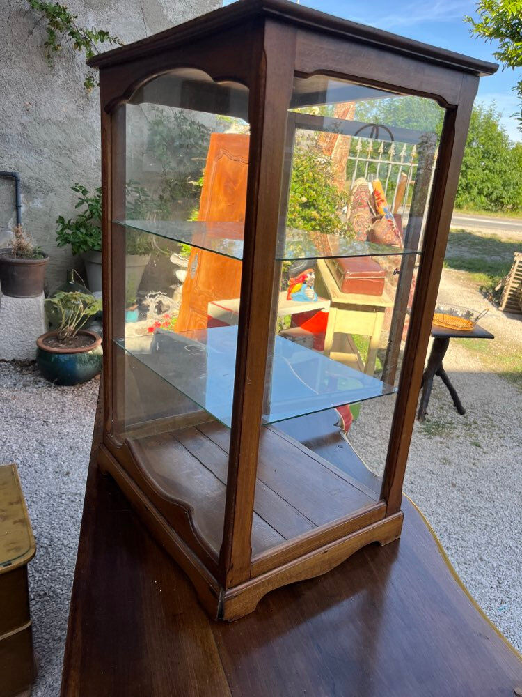 Petite vitrine ancienne