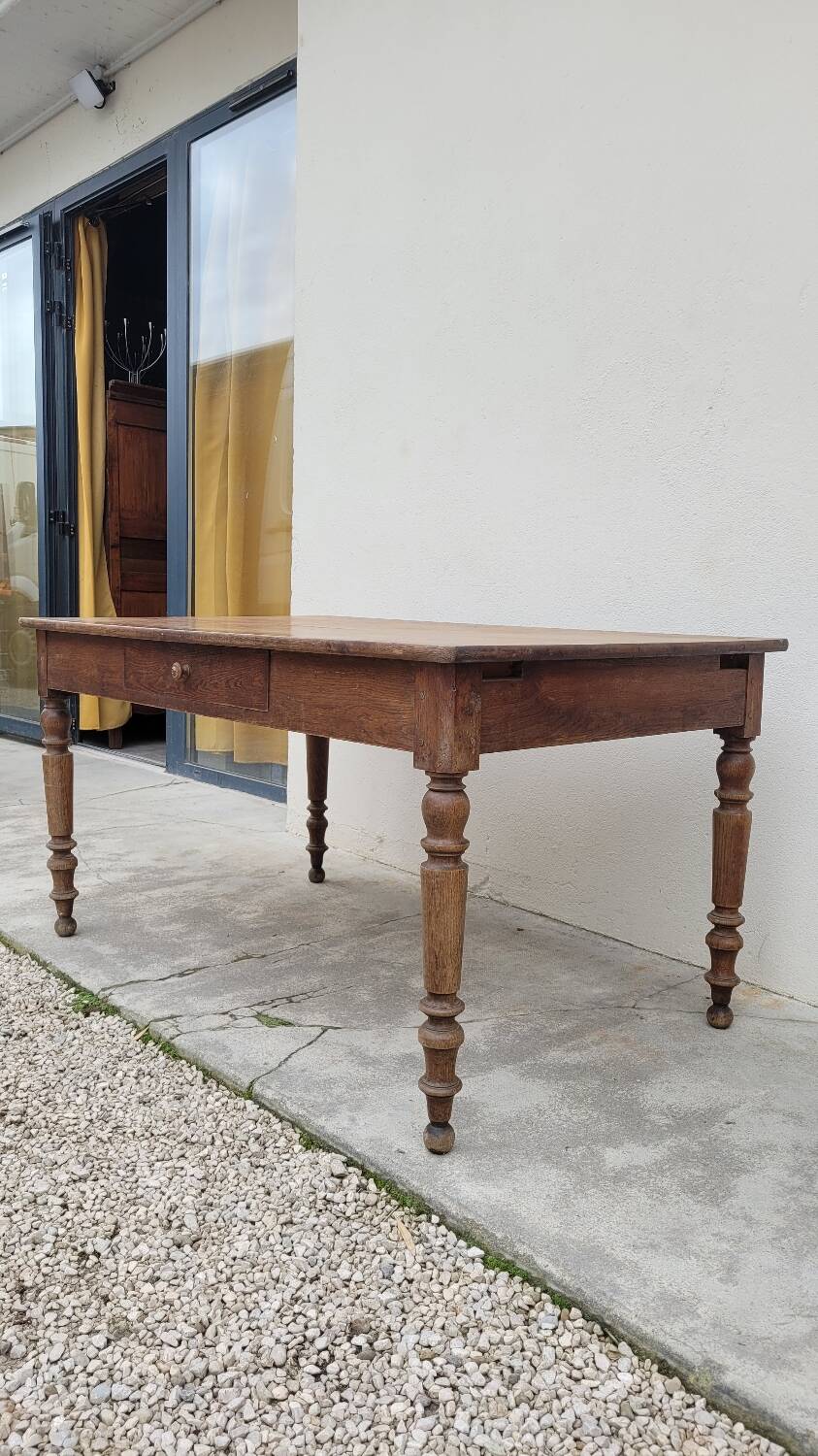 Rustic farm table in solid oak, Louis Philippe legs, 19th century - 1m40
