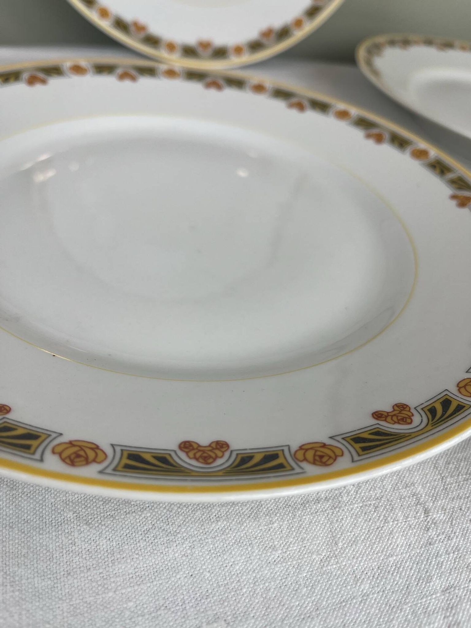 4 Art Deco dinner plates