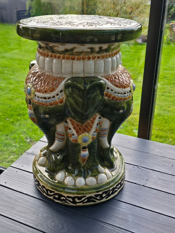 Table d'appoint éléphant en céramique