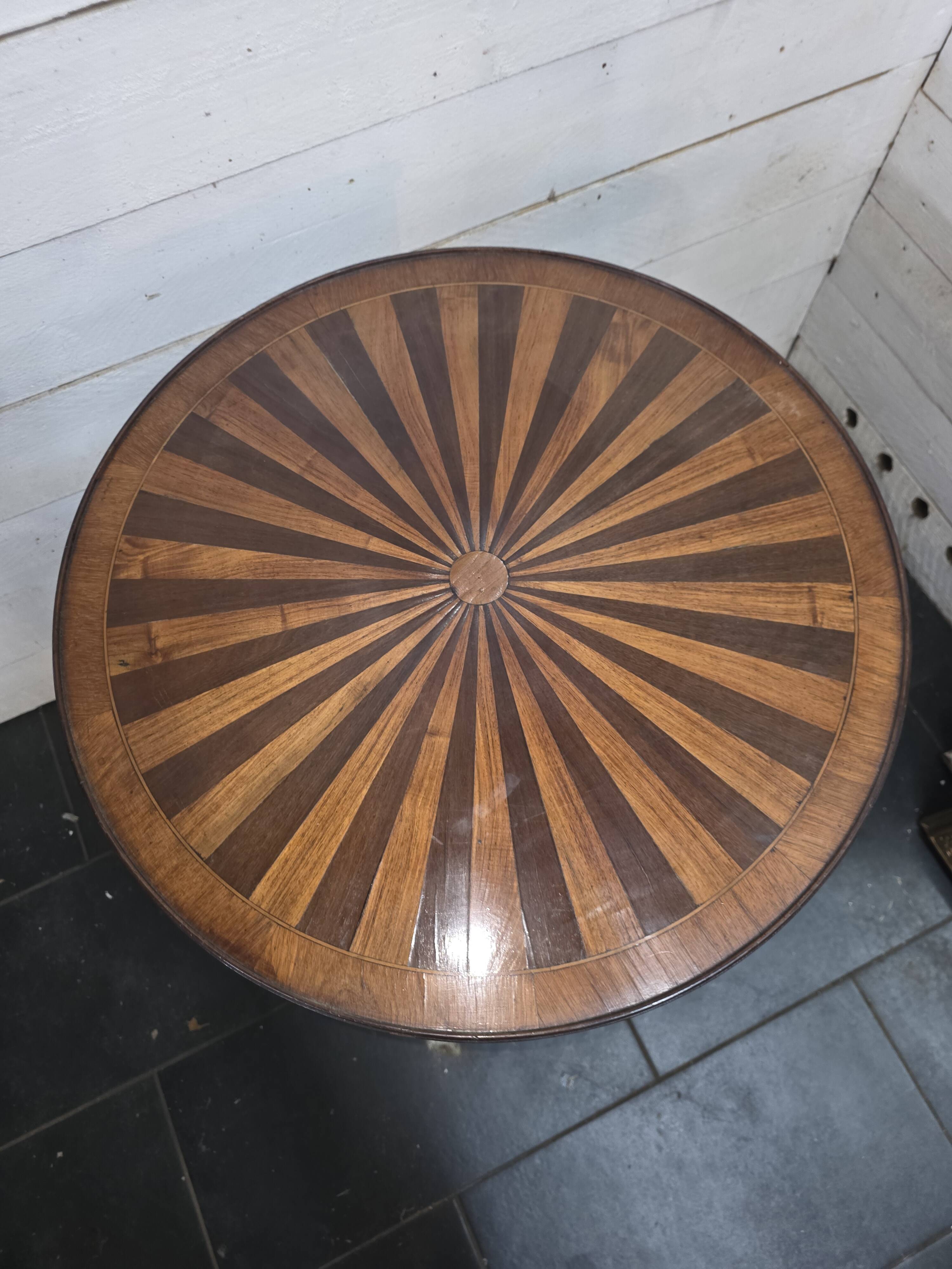 Bouillotte table in marquetry, signed Pagny Fils, Paris, early 20th century