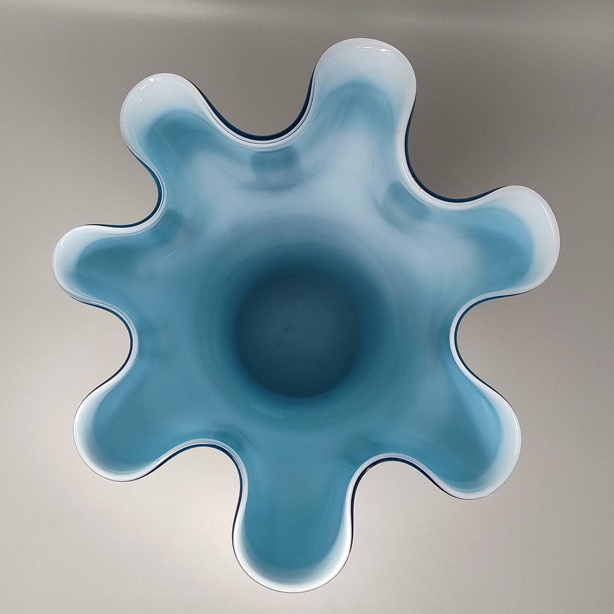 1960s Astonishing "Fazzoletto" Vase By Ca' Dei Vetrai in Murano Glass. Made