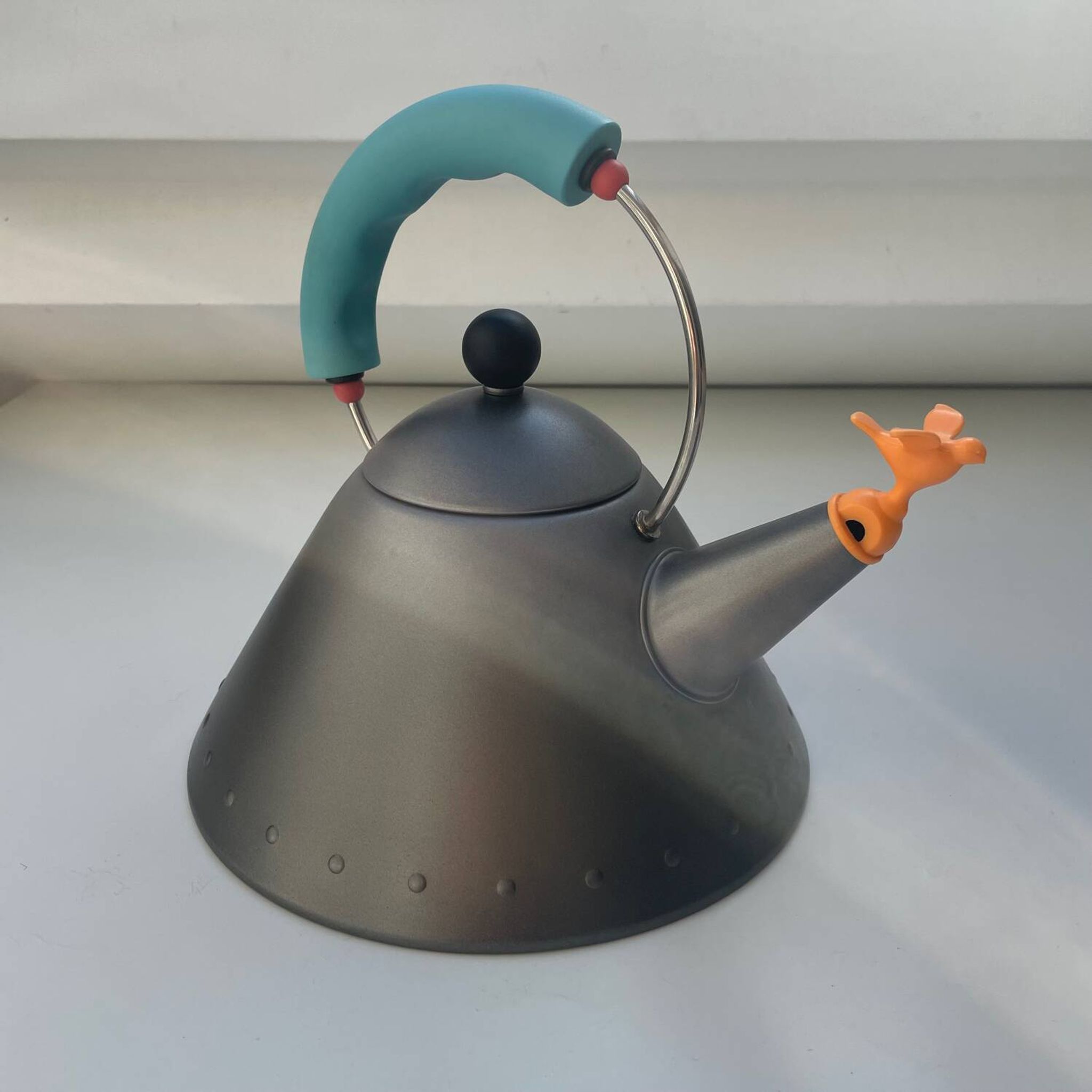Service à thé Birdy 9093 par Michael Graves pour Alessi, Italie