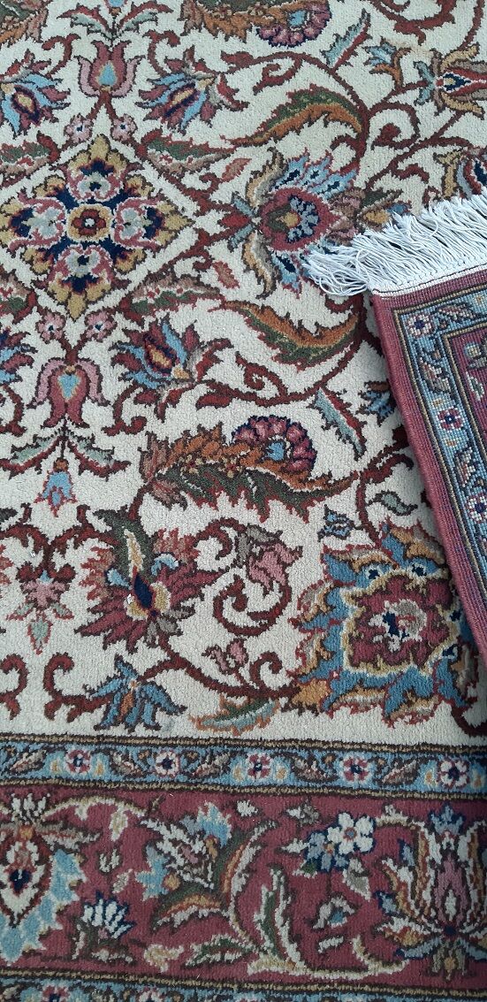 Hand knotted wool carpet