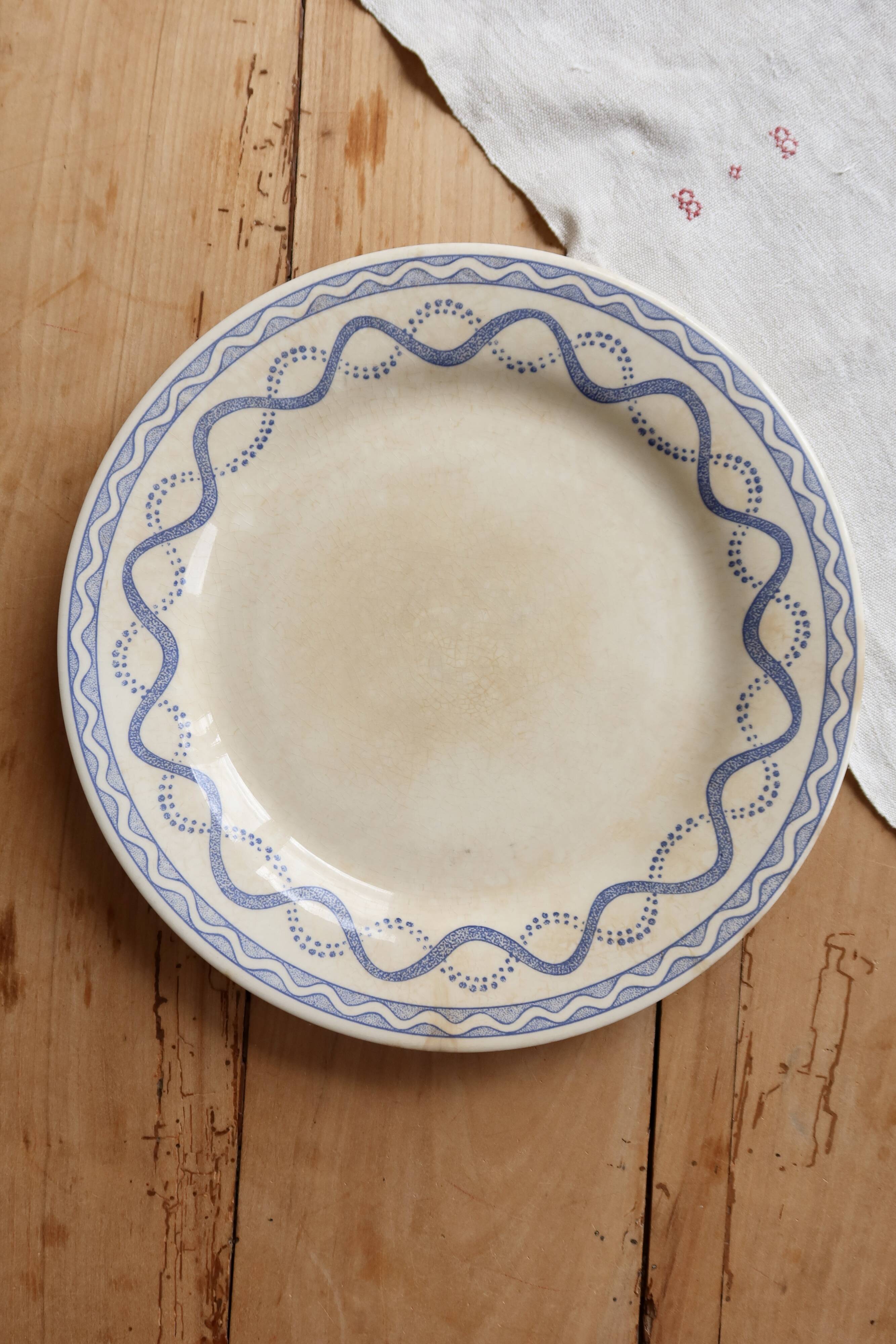 Old Gien Aurélie plate – Ivory earthenware with Lesage fabric pattern