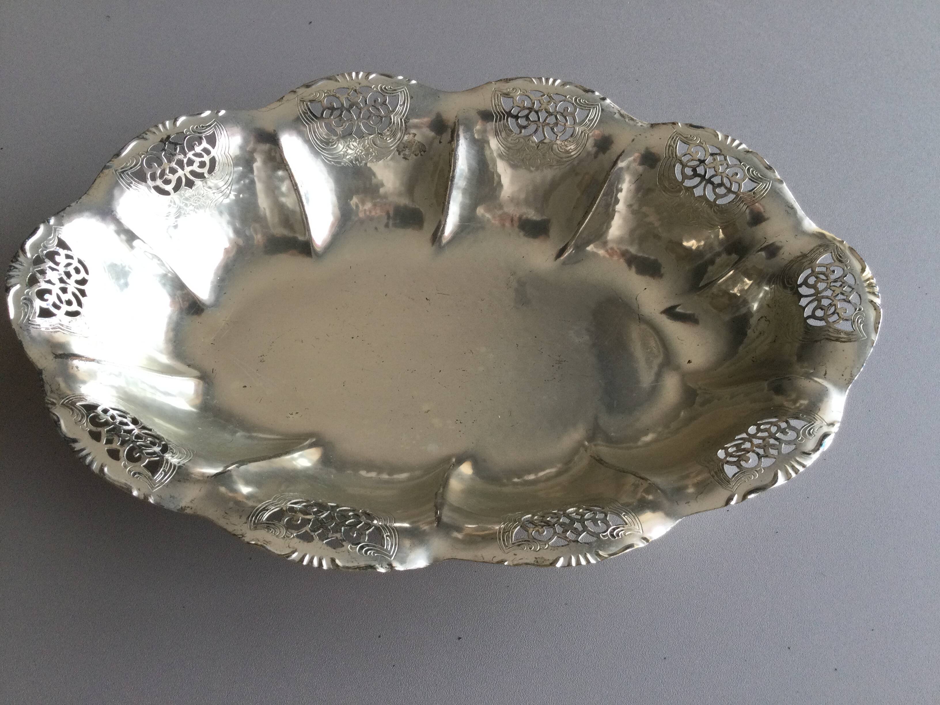 silver metal bread basket