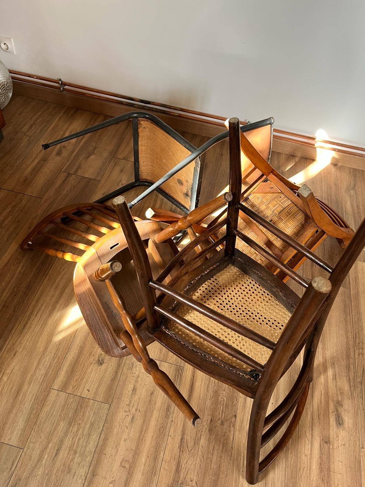 Set of 4 mismatched chairs