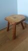Tabouret tripode brutaliste