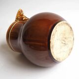 Pitcher with side handle