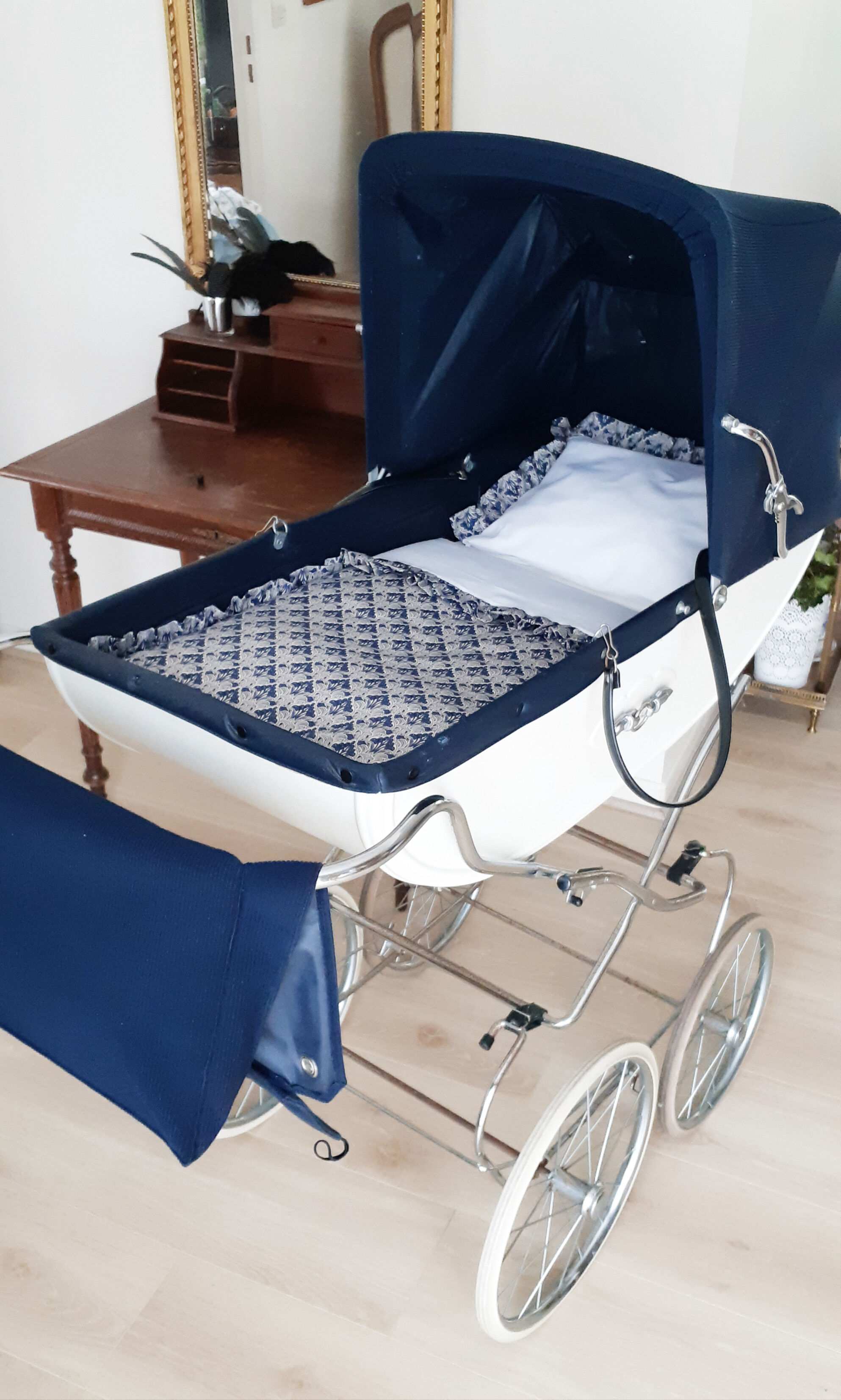 English style Silver Cross pram