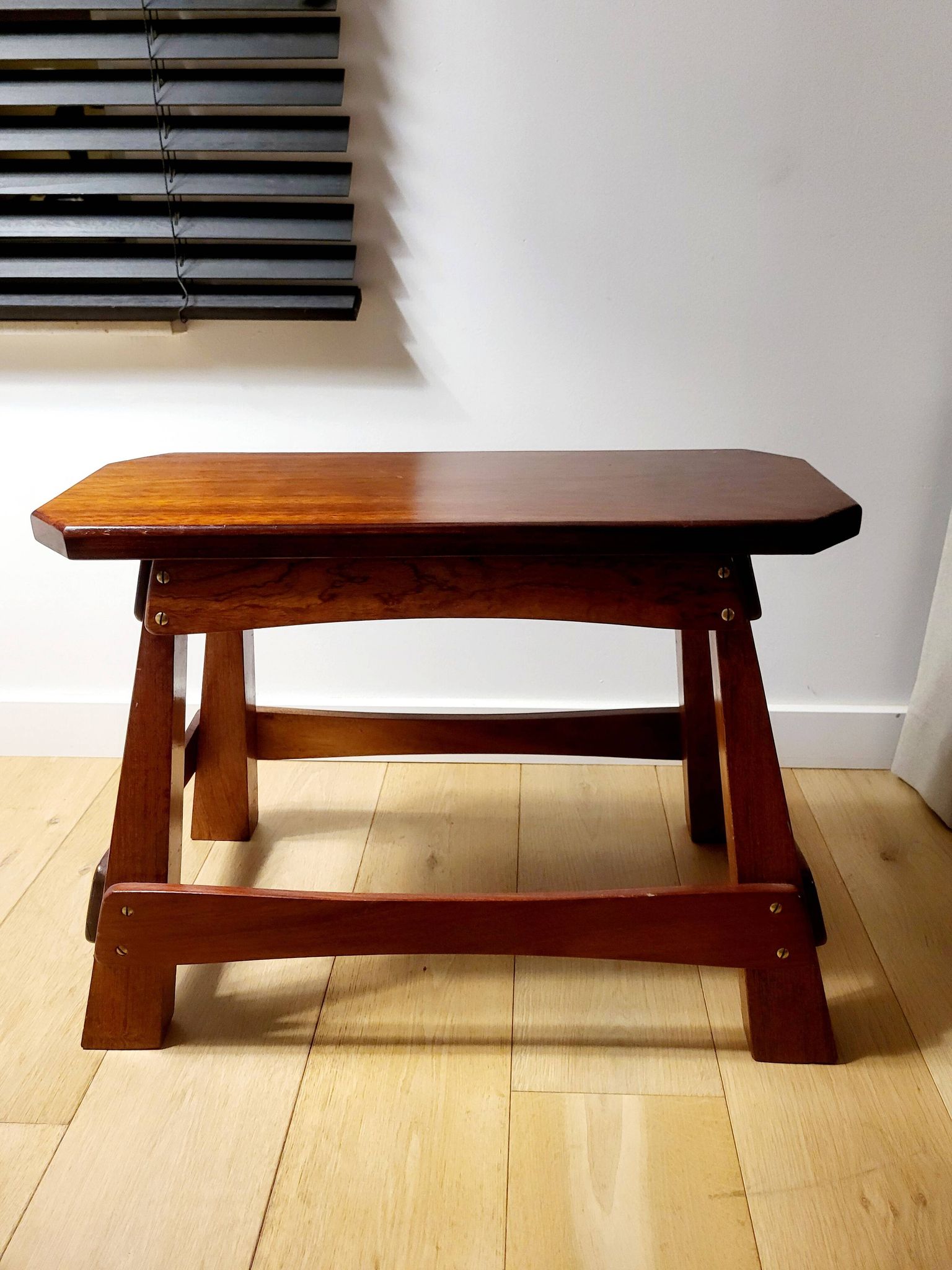 Vintage houten authentiquek zitbankje, 70 cm