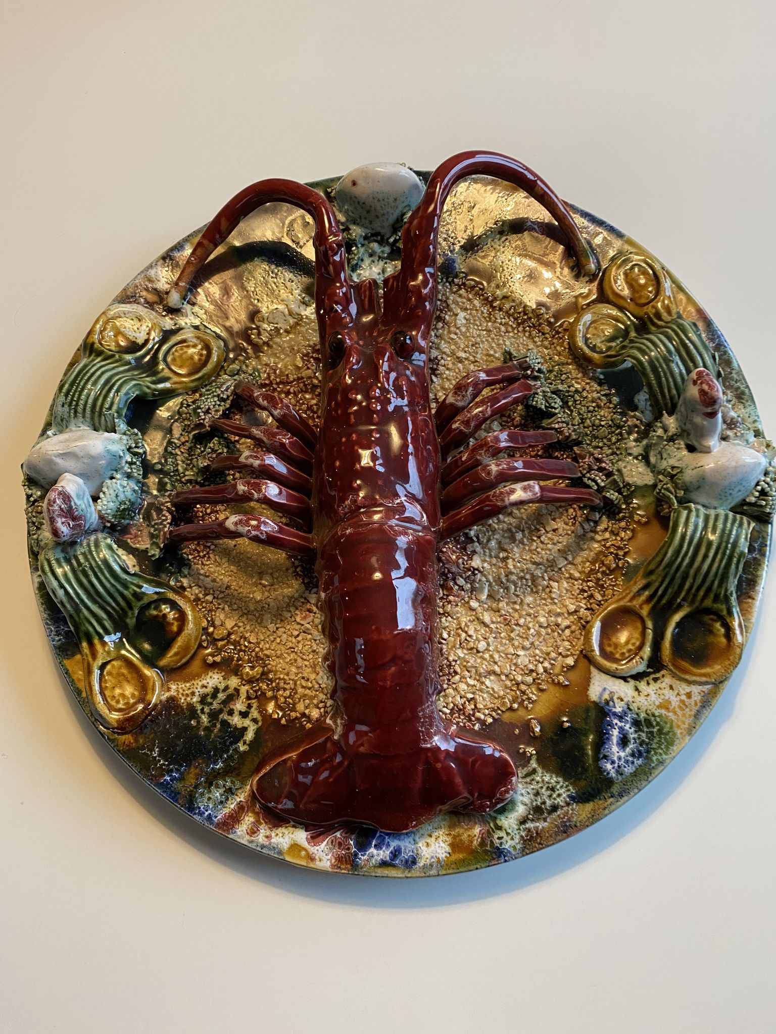 Assiette de poterie portugaise Palissy