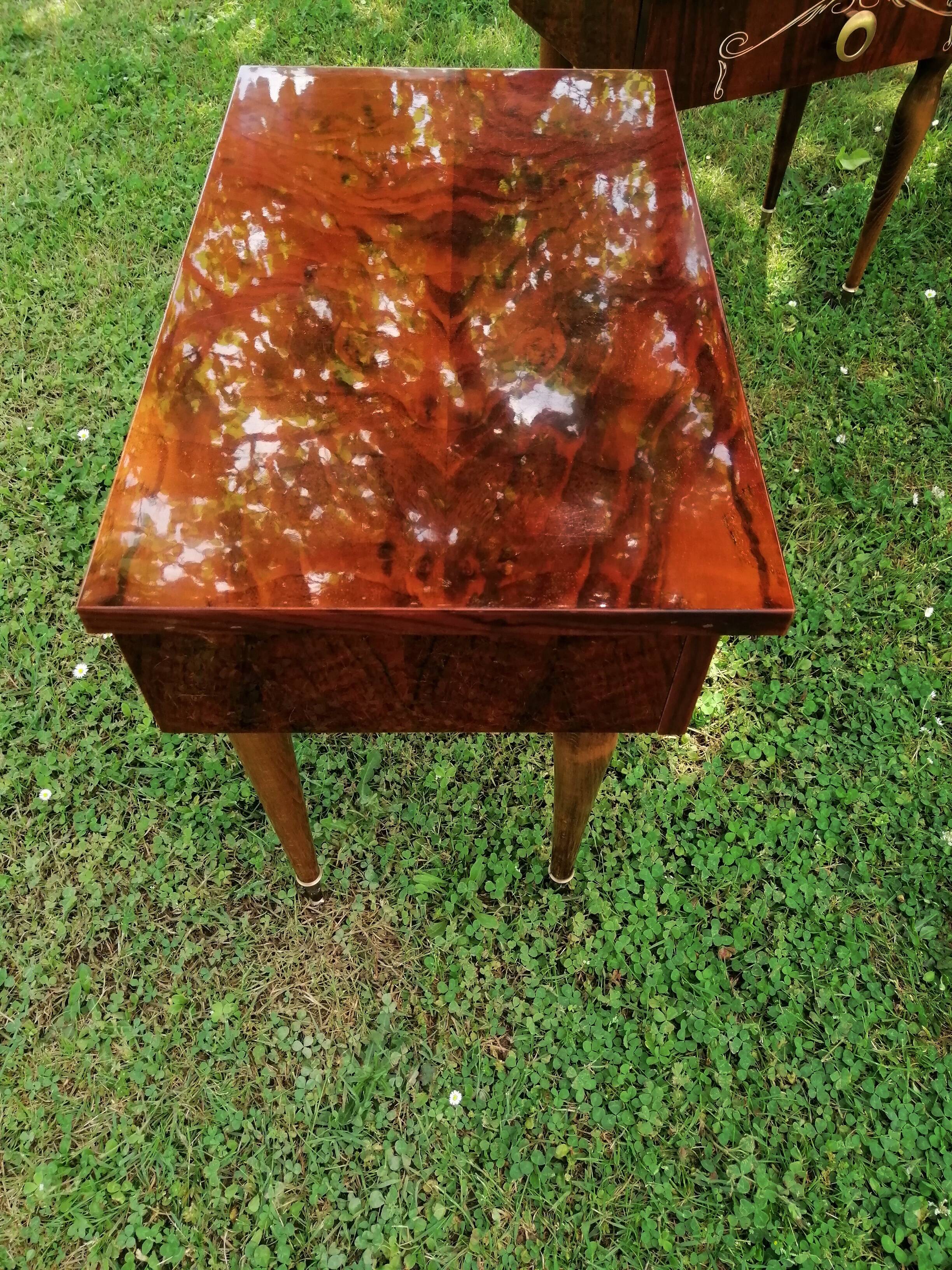 Paire de tables de chevet