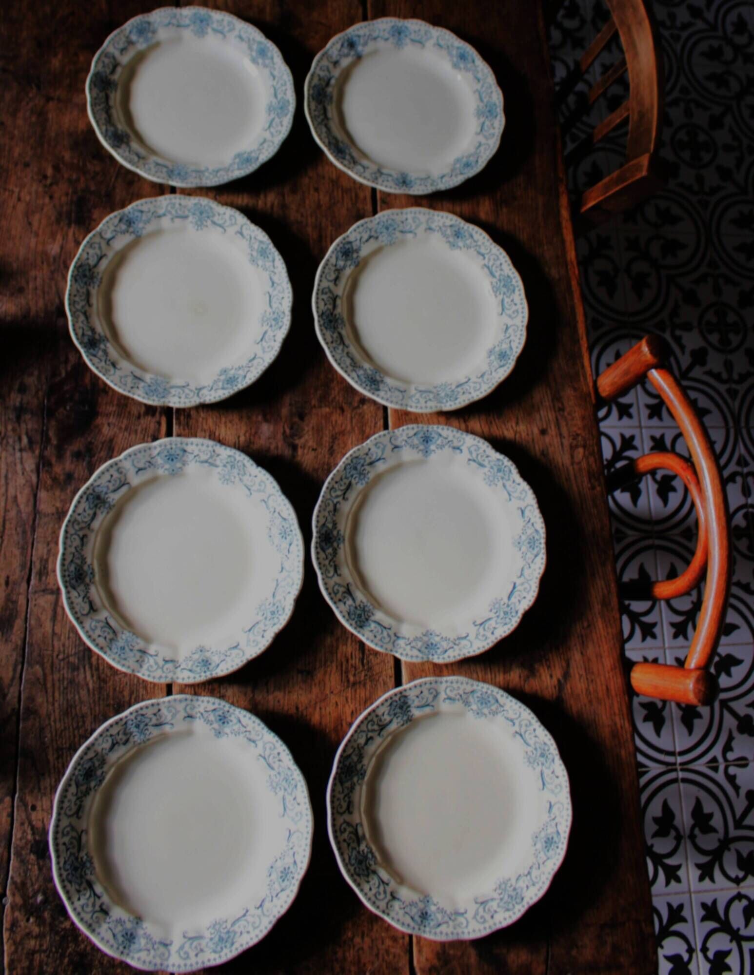 A set of 8 flat plates Terre de Fer Bleu Verdun HBC.
