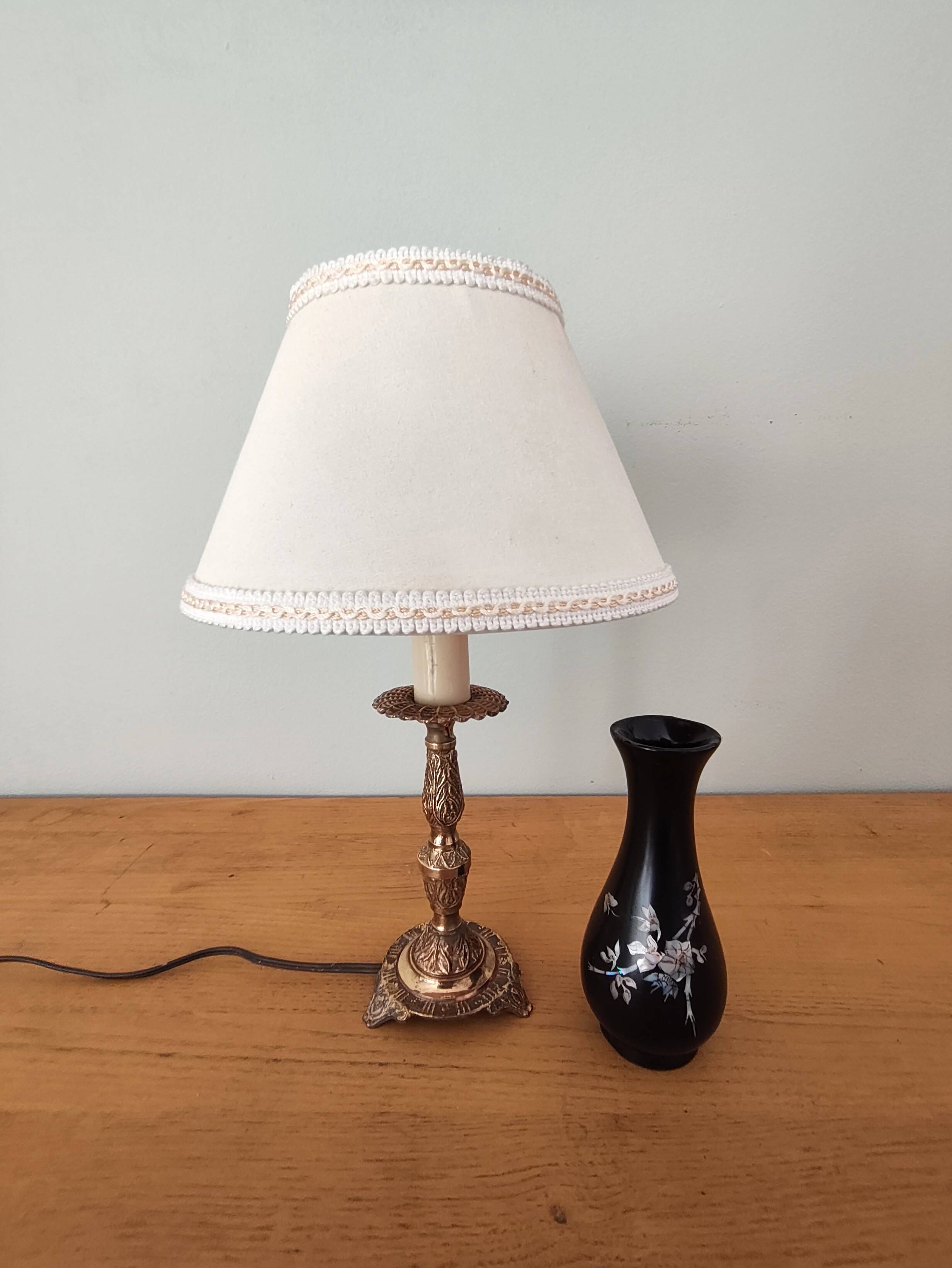 Art Deco lamp with a bronze base