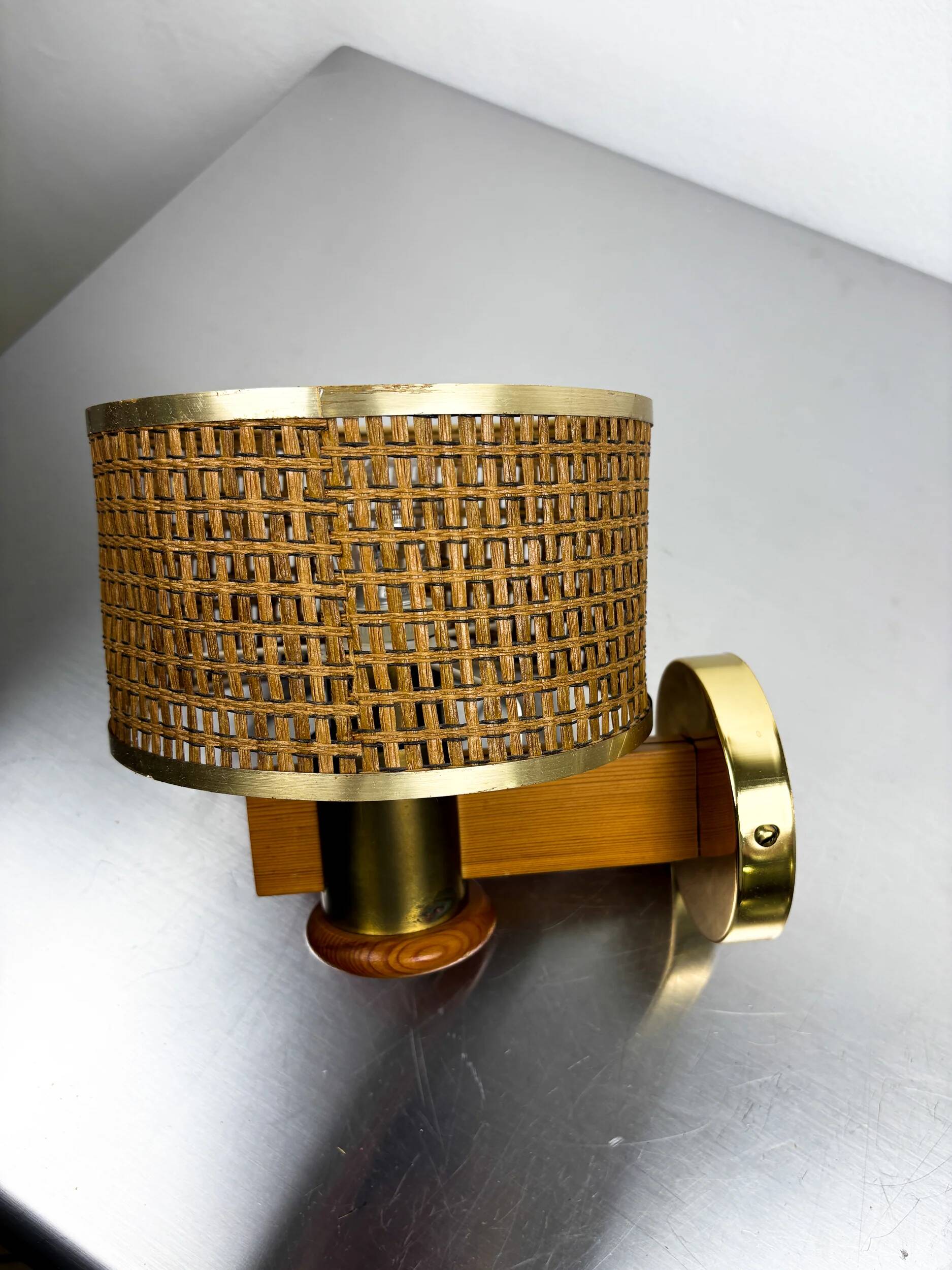 Vintage rattan & wood wall sconce, Italy, 1970s