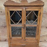 Ancien cabinet vitré Art déco en teck birman