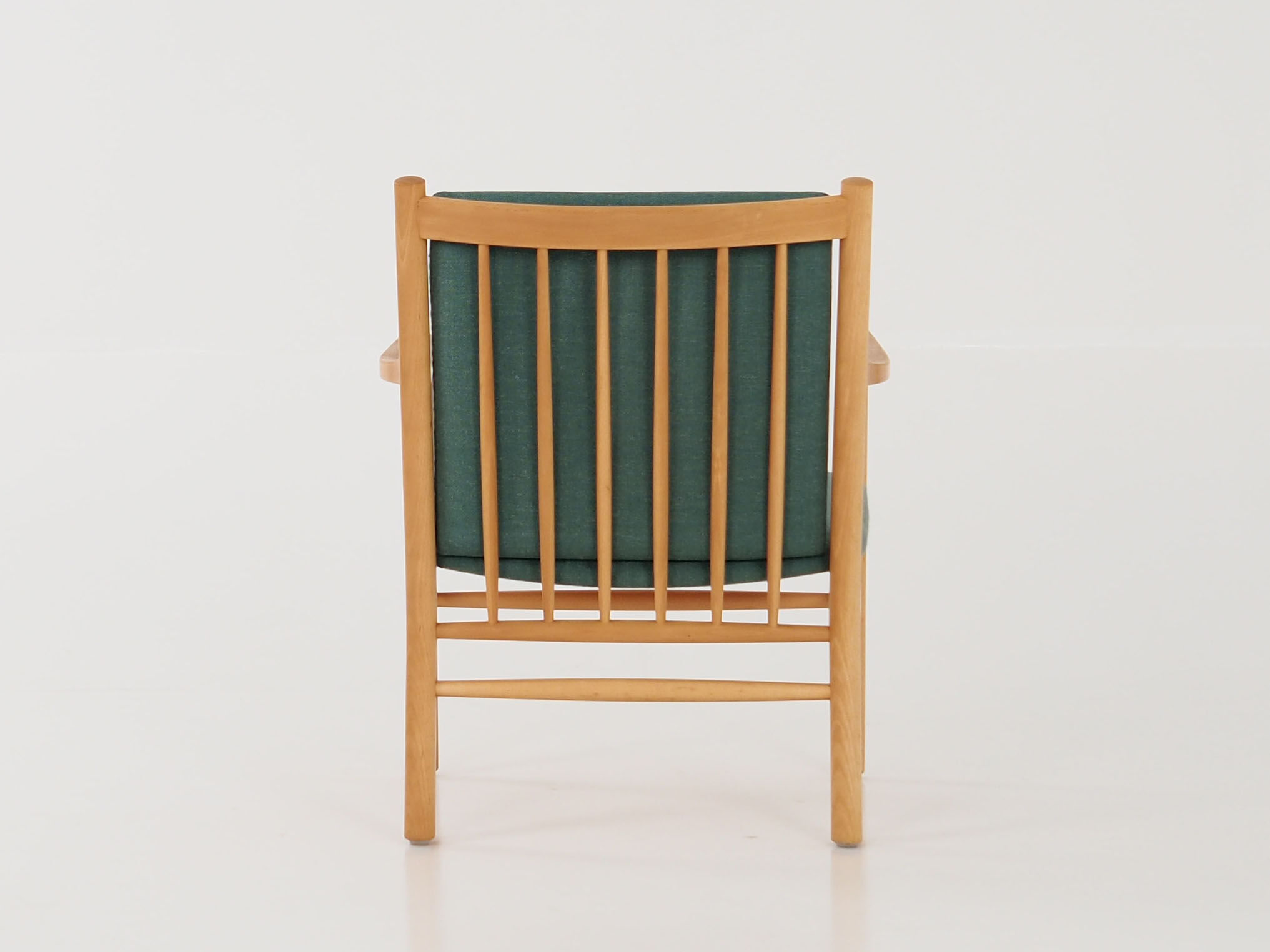 Armchair design J147 by Erik Ole Jørgensen of Tarm Stole & Møbelfabrik.