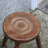 Tabouret tripode pieds bossés